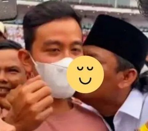 Part 2 Gibran Dicium Bapak-Bapak Berkumis, Netizen: Emang Semenggemaskan Itu Ya?