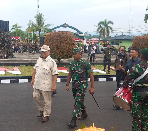 Tiba di Timika, Prabowo akan Resmikan RS TNI dan Serahkan Kendaraan Dinas Prajurit