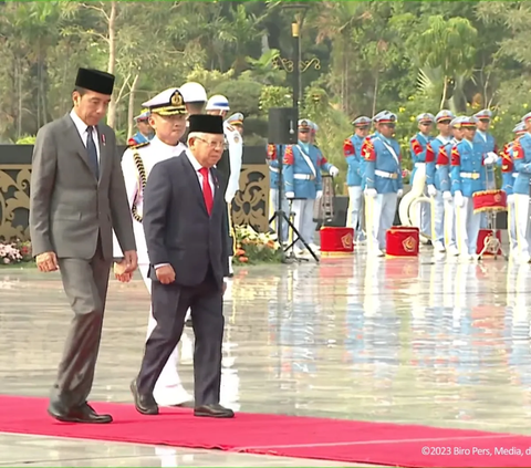 Jokowi Berikan Gelar Pahlawan Nasional Kepada Enam Tokoh