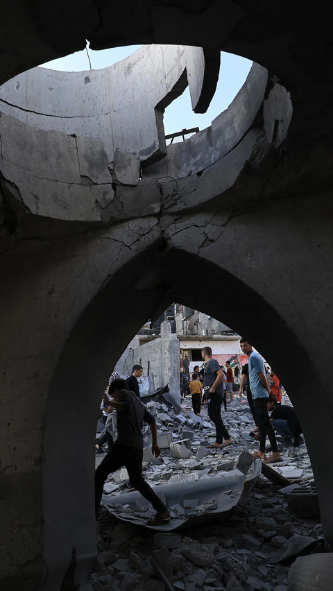 Masjid Khalid bin Walid menjadi salah satu masjid megah yang dikagumi warga Jalur Gaza. Mahmud Hams / AFP