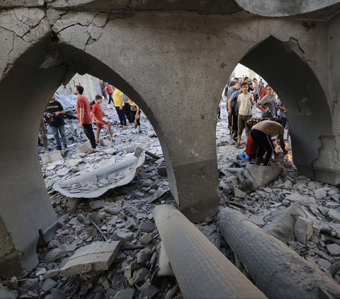 FOTO: Penampakan Masjid Megah di Jalur Gaza Hancur Lebur Dibombardir Israel