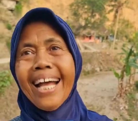 Kisah Seorang Ibu Ikhlaskan Tanahnya untuk Dibuat Sumur Bor demi Kebutuhan Warga Ini Viral, Banjir Pujian