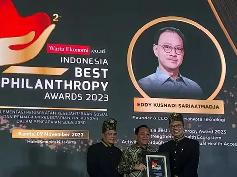 Lewat Operasi Katarak Gratis, Eddy Sariaatmadja Raih Penghargaan Indonesia Best Philanthropy Award 2023