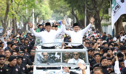 Sementara, Ganjar-Mahfud mulai ditempel oleh Anies-Muhaimin. Bila diterapkan margin of error, pasangan Anies-Muhaimin bisa menempel Ganjar Mahfud.<br>