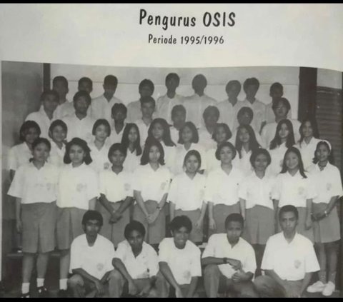 Old Photo of SMA OSIS Board Members in Jakarta in 1995, This Popular Uniform Model Becomes the Highlight