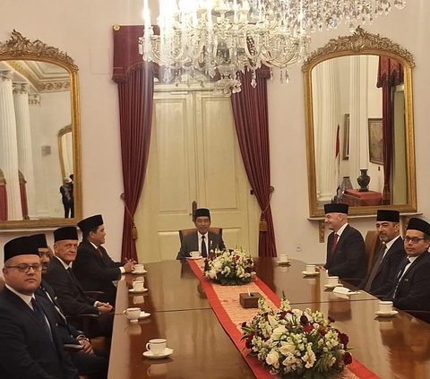 Daftar WNA yang Dapat Bintang Jasa dari Presiden Jokowi