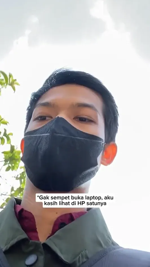 Viral Momen Haru Anak Pemulung Beri Kejutan Ibu Usai Dapat Beasiswa S2