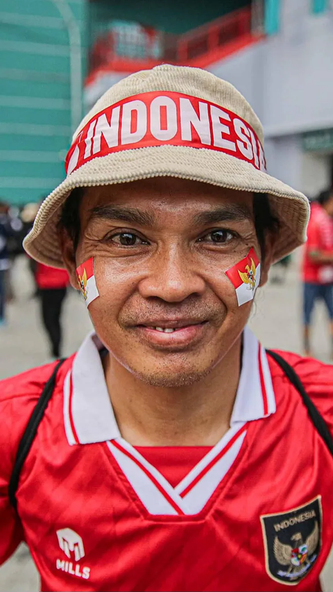 FOTO: Antusiasme Suporter Timnas Indonesia Serbu Gelora Bung Tomo Jelang Pembukaan Piala Dunia U-17