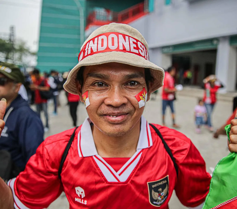 FOTO: Antusiasme Suporter Timnas Indonesia Serbu Gelora Bung Tomo Jelang Pembukaan Piala Dunia U-17