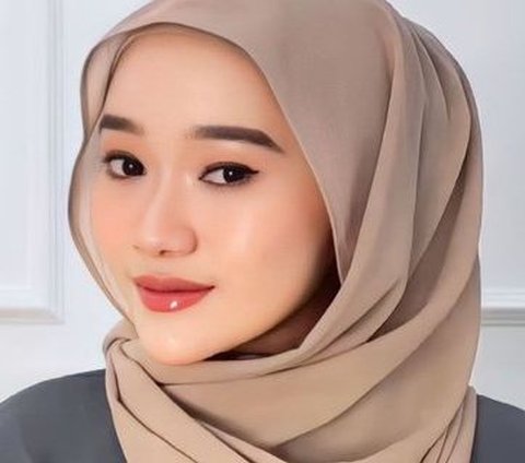 Square Pashmina Hijab Tutorial, Suitable for Hangout
