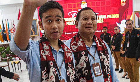 Pemilih yang puas dengan kinerja Jokowi-Ma'ruf terbelah dukungannya kepada Prabowo-Gibran dan Ganjar-Mahfud. <br>