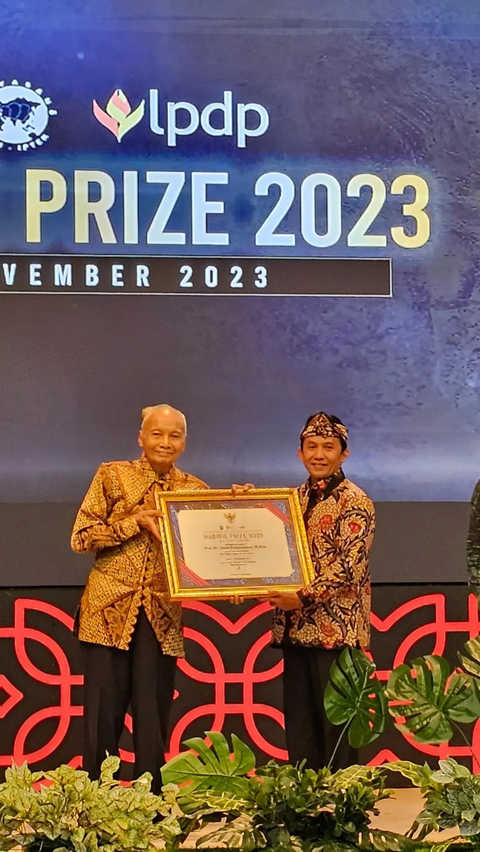 Guru Besar Filologi UIN Jakarta Raih Habibie Prize: Indonesia Tak Boleh Lupakan Kearifan Lokal Manuskrip
