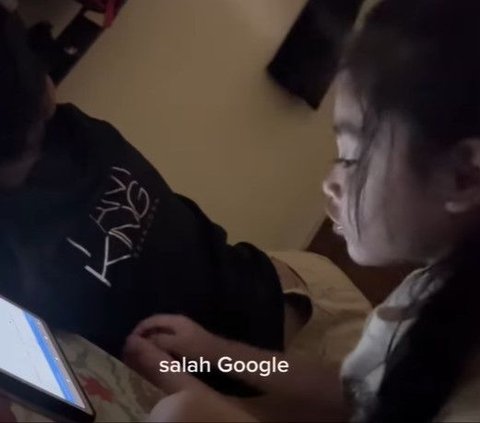 Kocak, Bocah Perempuan Marahin Google karena Tak Bisa Temukan Abangnya