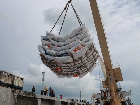 Bulog Percepat Realisasi Impor dengan Perbanyak Destinasi Pelabuhan Penerima