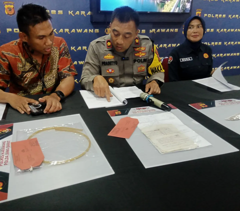 Satreskrim Polres Karawang meringkus pelaku pembunuhan terhadap korban Fredy Abdul Halim (42) dengan motif penggandaan uang. Kedua pelaku merupakan ayah dan anak yaitu S alias Eno alias Abah (58) dan K alias Asep (28).<br>