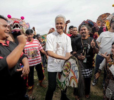 Beri Gamelan ke Seniman, Ganjar Harap Seni dan Budaya di Sumut Terus Berkembang