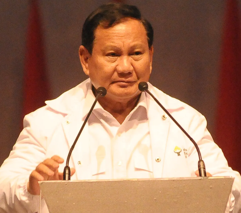 Calon Presiden Prabowo Subianto bersama ketua Umum Barisan Pengusaha Pejuang Bobby Nasution deklarasi calon presiden 2024 di Jakarta, Rabu (8/11/2023).Barisan Pengusaha Pejuang memberi dukungan pada pasangan presiden dan wakil presiden Prabowo Subianto-Gibran Rakabuming Raka.