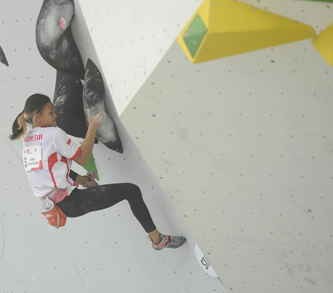 FOTO: Perjuangan Atlet Panjat Tebing Sukma Lintang Cahyani Rebut Tiket Olimpiade Paris 2024