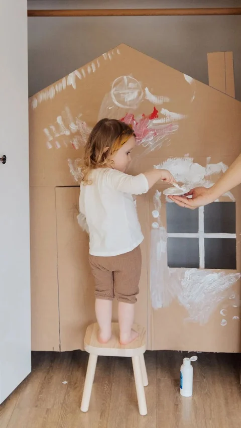 Ilustrasi Melatih Sensorik dan Motorik Anak