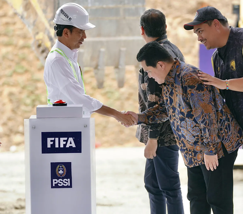 Erick menyampaikan impian ini tak lepas dari dorongan dan kepercayaan Presiden Joko Widodo atau Jokowi dan komitmen FIFA yang melihat rencana daripada transformasi sepak bola Indonesia bisa bersih dan berprestasi. (Biro Pers Kepresidenan)