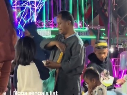 Viral Momen Ayah Tuna Netra Ajak Anak ke Pasar Malam, Sebut Ingin Bahagiakan Sang Anak