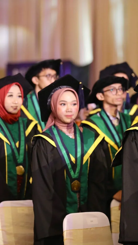 Wisuda ke-2 Polteknaker, 75 Persen Alumni Terserap Dunia Kerja