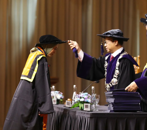 Wisuda ke-2 Polteknaker, 75 Persen Alumni Terserap Dunia Kerja