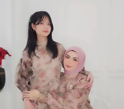 Sudah ABG dan Cantik, Potret Aqila Ramadhani Putri Sambung Zaskia Gotik yang Curi Perhatian