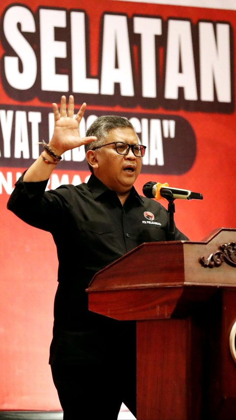 Kader PDIP Kompak Berbaju Hitam Saat Rakerda, Hasto: Tak Lagi Lambangkan Kesedihan Tapi Semangat Perjuangan<br>