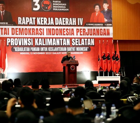 Kader PDIP Kompak Berbaju Hitam Saat Rakerda, Hasto: Tak Lagi Lambangkan Kesedihan Tapi Semangat Perjuangan