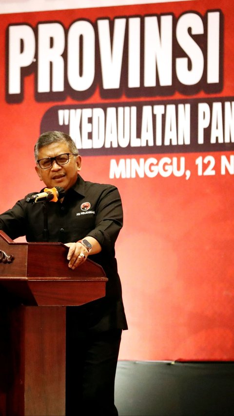 “Pakaian hitam kita ini melambangkan struggle, sebuah daya juang,” sambungnya.<br>