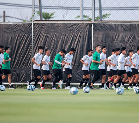 FOTO: Jelang Lawan Panama, Timnas Indonesia U-17 Matangkan Latihan di Gelora Bung Tomo