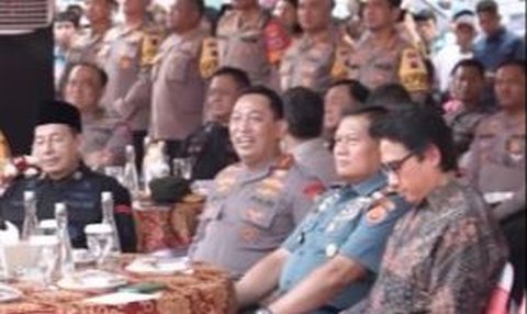 Bintang Dua Depan Kapolri-Panglima TNI Suruh Semua Kapolres & Dandim Berdiri, Ada Apa?