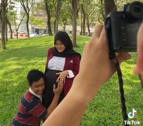 Hamil Tua, Wanita Ini Jalani Maternity Shoot dan Sidang Tesis di H-1 Melahirkan