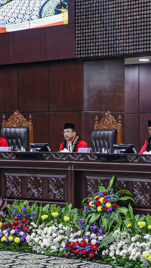 Suhartoyo Menangis Minta ini Ke Para Hakim MK Usai Diangkat Menjadi Ketua