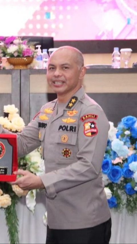 Bagi yang belum mengenal, Irjen Polisi Hendro Pandowo adalah sosok perwira tinggi Polri yang kini menjabat sebagai Staf Ahli Sosial Budaya Kapolri. <br>