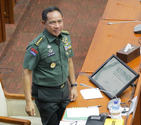 FOTO: Calon Tunggal Panglima TNI Jalani Uji Kelayakan dan Kepatuhan di DPR, Ini Sosoknya Jenderal Agus Subiyanto