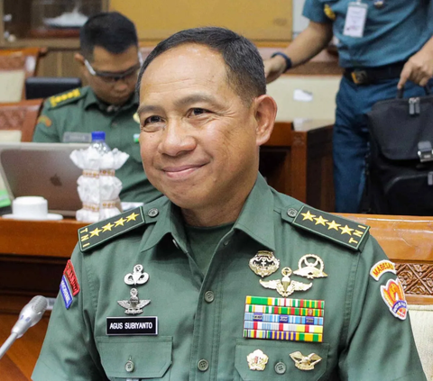 FOTO: Calon Tunggal Panglima TNI Jalani Uji Kelayakan dan Kepatuhan di DPR, Ini Sosoknya Jenderal Agus Subiyanto