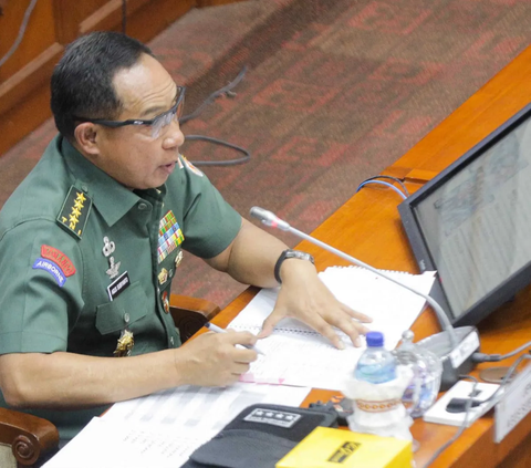 FOTO: Calon Tunggal Panglima TNI Jalani Uji Kelayakan dan Kepatuhan di DPR, Ini Sosoknya Jenderal Agus Subiyanto