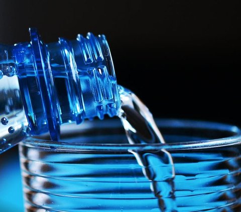 Many News about Bottled Water Containing BPA, Is It Dangerous?