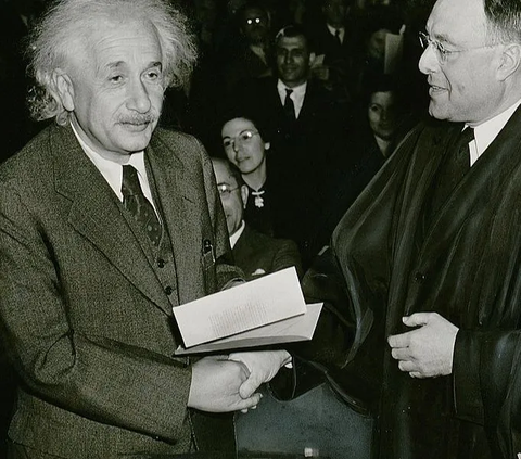 Sederet Bujuk Rayu Israel “Ngebet” Inginkan Einstein Jadi Presiden