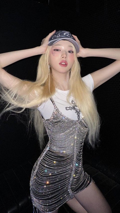 Beautiful Portrait of K-Pop Idol with Blonde Hair, Said to Resemble Barbie!