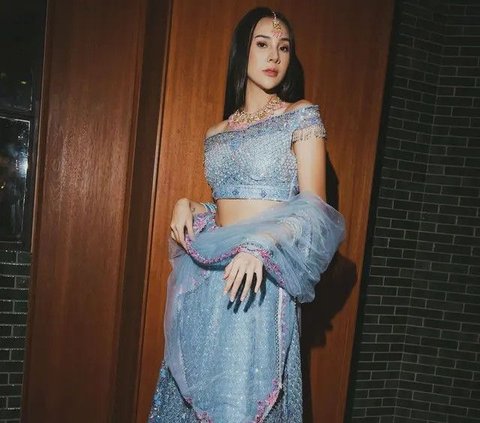 Potret Artis Cantik Tampil Dalam Balutan Kain Sari Bak Gadis India, Ada Luna Maya, Anya Geraldine, dan Rebecca Klopper