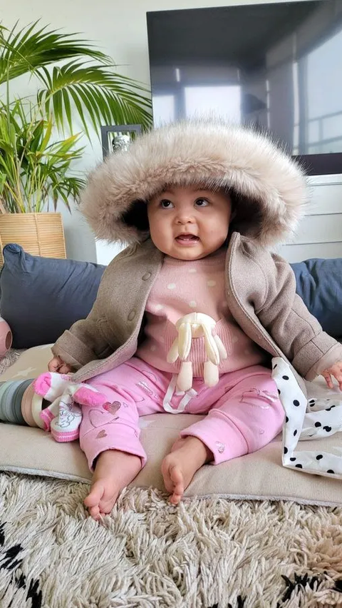 Lucu Seperti Boneka, ini Deretan Foto Terbaru Baby Nova Anak Gracia Indri yang Kini Menginjak 1 Tahun