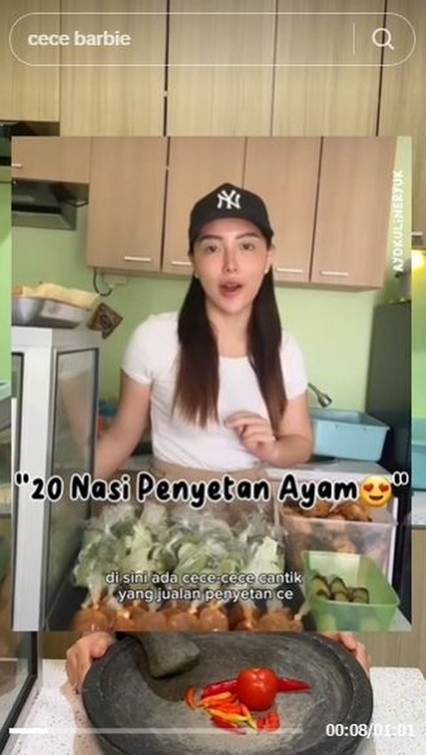 Warung Cece ini menyediakan berbagai menu, dari ayam, telur, dan lain sebagainya.