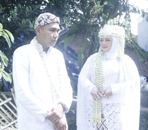 Viral Pengantin Wanita Bagikan Foto Pernikahannya yang Bikin Sedih, Serasa Tahun 2010