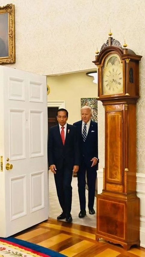 Joe Biden Rangkul Jokowi di Gedung Putih jadi Sorotan, Netizen 'Hati-Hati Pak Jokowi sama Kembaran Firaun'