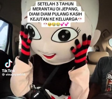 3 Tahun Bekerja di Jepang, Wanita Ini Beri Kejutan Pulang Kampung Pakai Kostum Badut