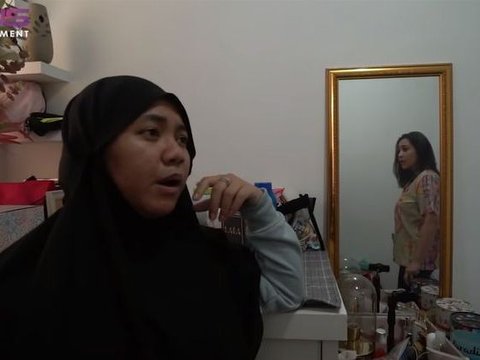 Portrait of Lala's Room, Rafathar's Nanny, There is a Corridor to Put Endorsed Items