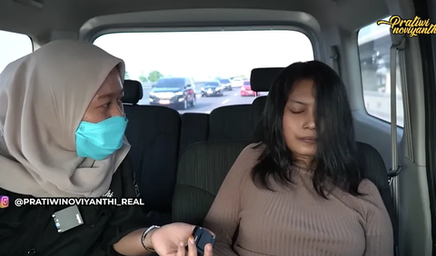 Keluarga Ella kini begitu bersyukur dan berterima kasih karena tim Pratiwi Noviyanthi berhasil membujuk dia untuk mau berobat ke rumah sakit.